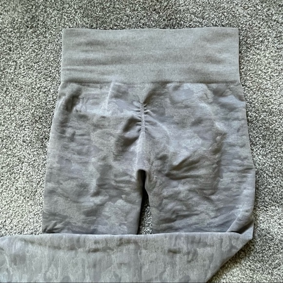 Grey Camo Seamless Gymshark Leggings - Picture 8 of 9